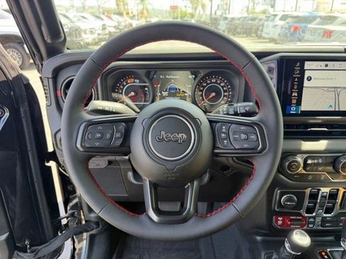 New 2024 Jeep Wrangler Unlimited Rubicon w/ Technology Group image 19