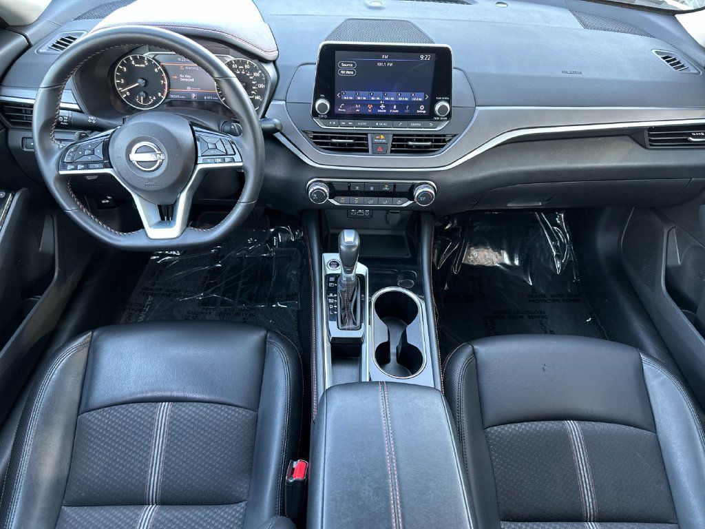 Used 2025 Nissan Altima 2.5 SR FWD image 12