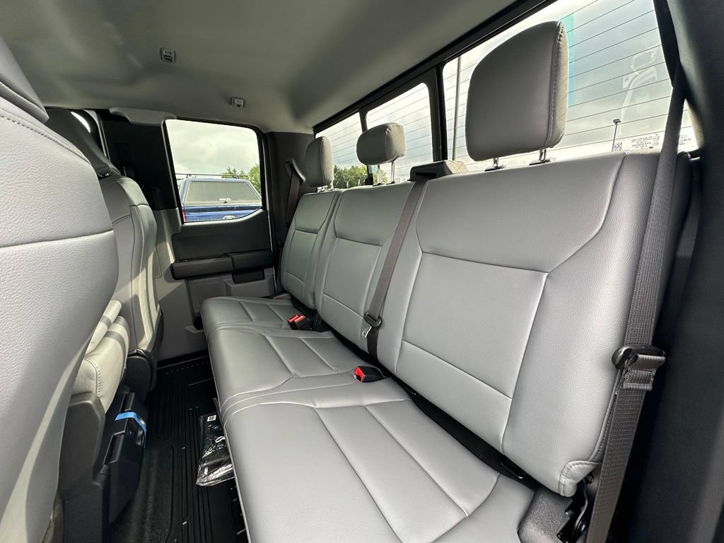 New 2026 Ford F550 4x4 Supercab Super Duty image 23