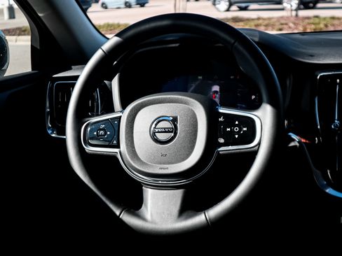 Used 2025 Volvo V60 B5 Cross Country Plus image 18