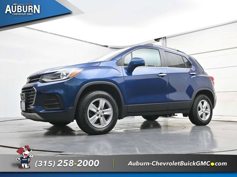 Used 2019 Chevrolet Trax LT w/ LT Convenience Package AWD/4WD image 21