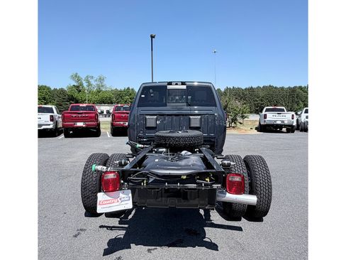 New 2026 RAM 3500 Big Horn AWD/4WD image 8