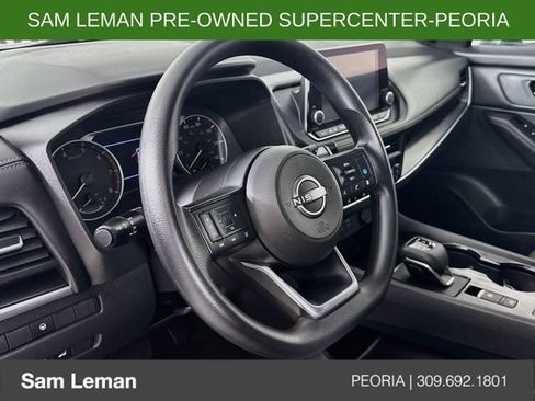 Used 2024 Nissan Rogue SV FWD image 11