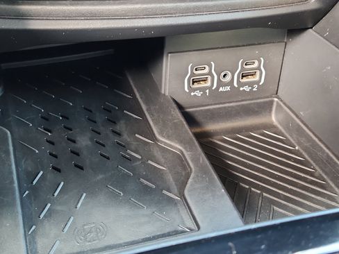 Used 2025 Chrysler Pacifica Limited FWD image 25