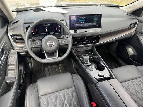 Used 2024 Nissan Rogue Platinum w/ Platinum Premium Package image 11