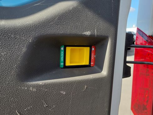 Used 2023 Ford Transit 350 XLT image 18