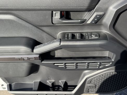 New 2025 Toyota 4Runner TRD Off-Road Premium image 18