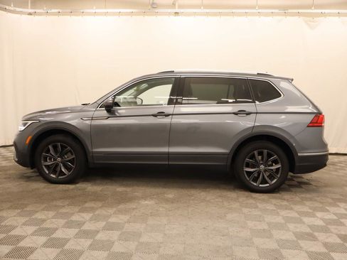Certified 2023 Volkswagen Tiguan SE FWD image 2
