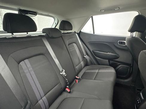 Used 2025 Hyundai Venue SEL FWD image 34