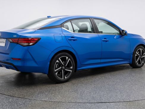 Used 2025 Nissan Sentra SV FWD image 9