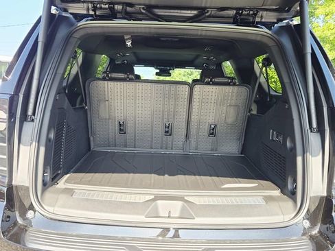 New 2026 Chevrolet Suburban Premier w/ Sun And Tow Package AWD/4WD image 12