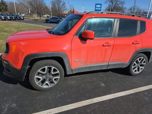 Used 2017 Jeep Renegade Latitude w/ Cold Weather Group image 17