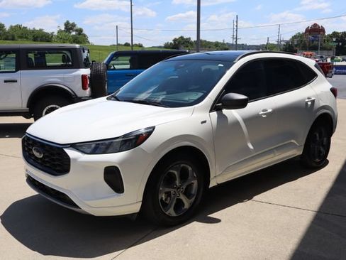 Certified 2023 Ford Escape ST-Line w/ Tech Pack #1 FWD image 5