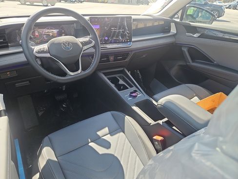 New 2026 Volkswagen Tiguan SE image 5
