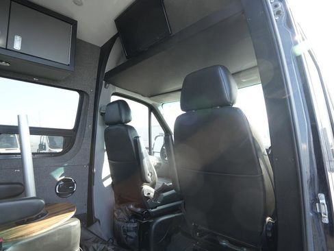 Used 2015 Mercedes-Benz Sprinter 2500 image 30