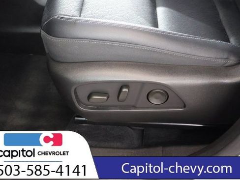 Used 2025 Chevrolet Equinox LT w/ Convenience Package II AWD/4WD image 14