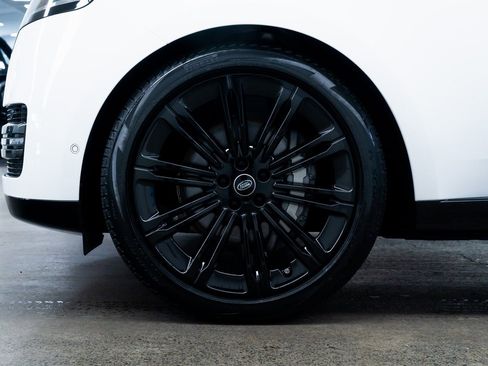 Used 2022 Land Rover Range Rover SE image 7