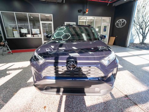 Used 2025 Toyota RAV4 XLE image 6