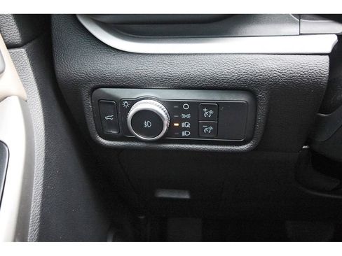 Used 2022 Ford Explorer XLT w/ Equipment Group 202A image 22