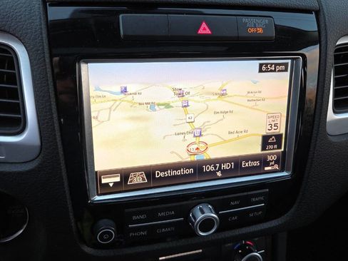 Used 2012 Volkswagen Touareg VR6 image 51