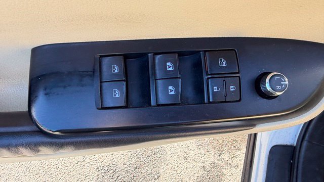 Used 2015 Toyota Highlander XLE AWD/4WD image 23