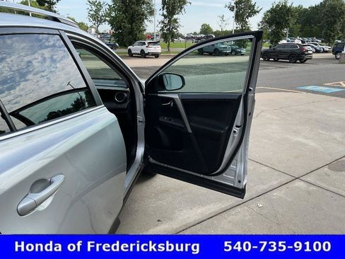 Used 2014 Toyota RAV4 XLE AWD/4WD image 18