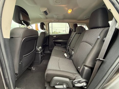Used 2020 Dodge Journey SE w/ SE Popular Equipment Group image 17