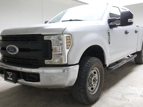 Used 2019 Ford F250 XL w/ Power Equipment Group AWD/4WD image 1