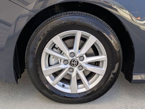 Used 2025 Toyota Camry LE image 31