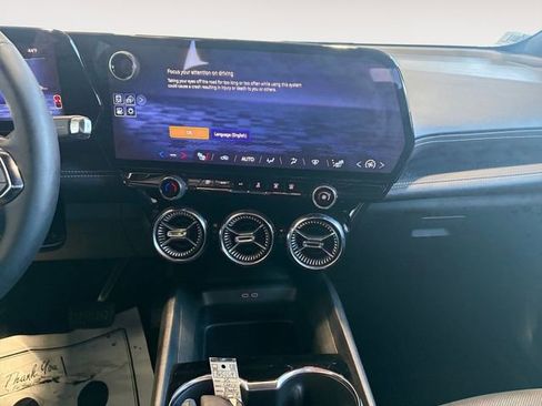 Used 2025 Chevrolet Blazer EV LT image 9