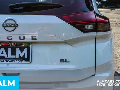 Used 2025 Nissan Rogue SL FWD image 12