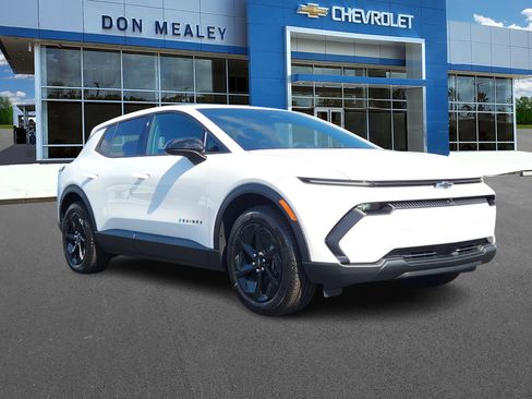 New 2026 Chevrolet Equinox EV LT image 1