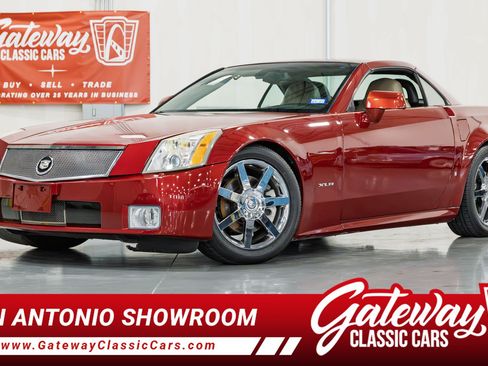 Used 2008 Cadillac XLR RWD image 1