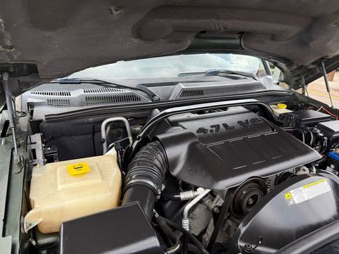 Used 2008 Jeep Commander Sport image 33