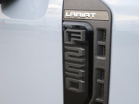 Used 2024 Ford F250 Lariat w/ Lariat Ultimate Package AWD/4WD image 10