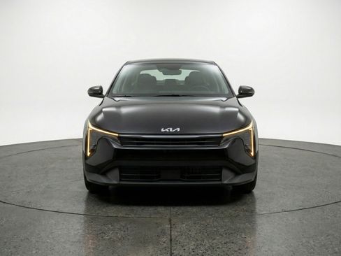Used 2025 Kia K4 FWD image 2