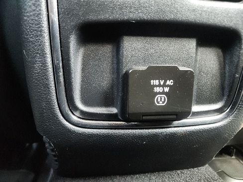 Used 2019 Jeep Grand Cherokee Altitude RWD image 13