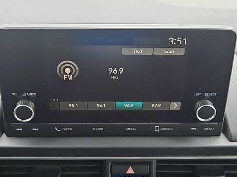 Certified 2025 Honda Pilot Sport image 12
