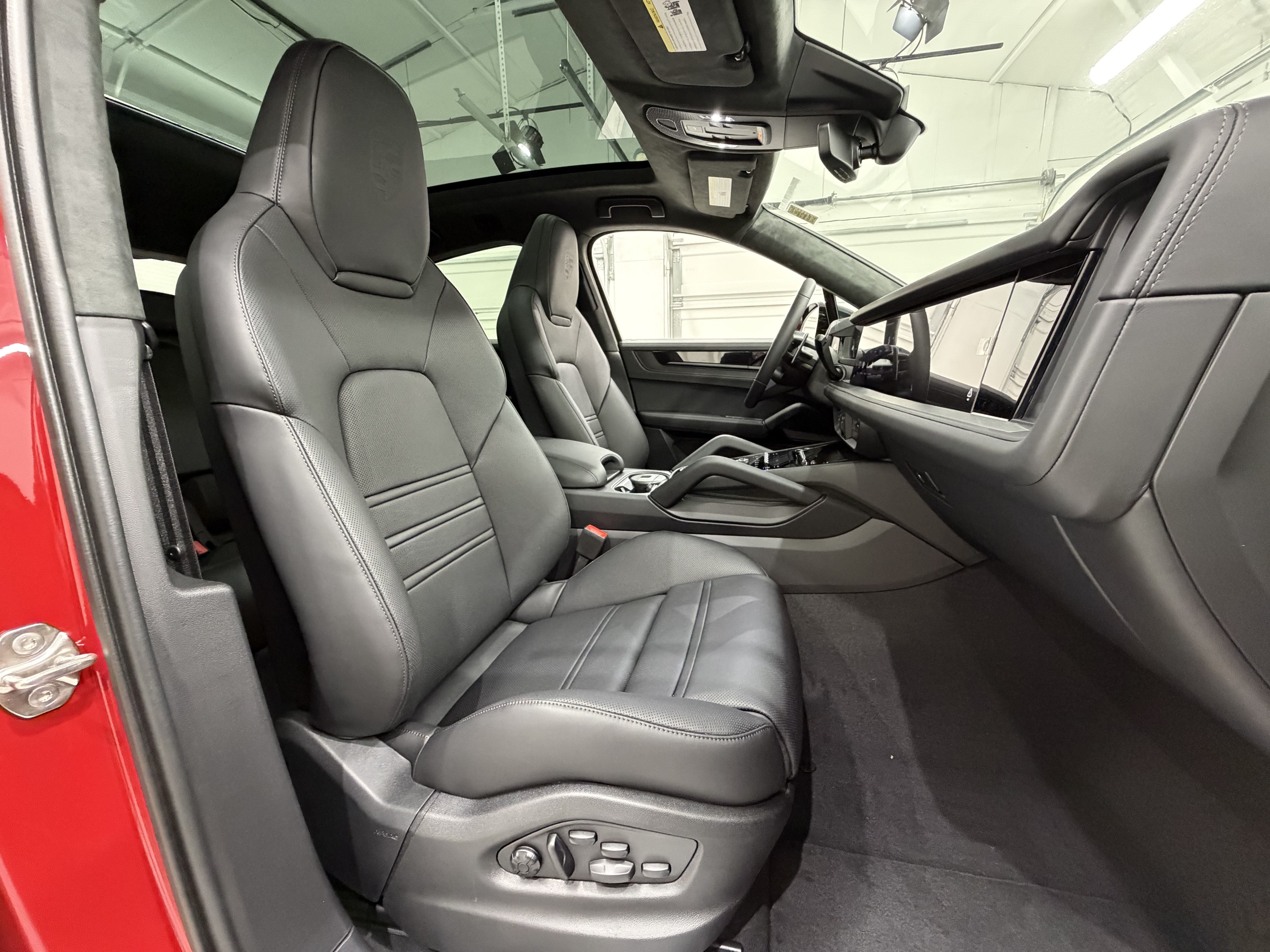 New 2026 Porsche Cayenne GTS AWD/4WD image 25