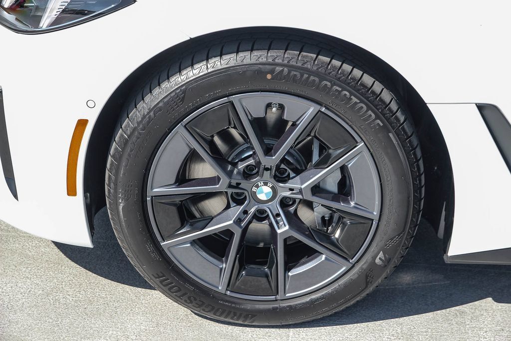 Used 2025 BMW i4 eDrive40 w/ Parking Assistance Package RWD image 10