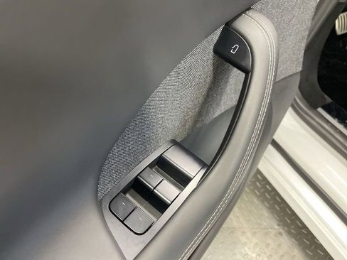 Used 2021 Tesla Model S Plaid image 13