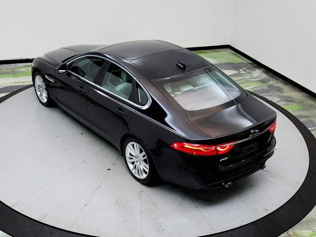 Used 2016 Jaguar XF Prestige RWD image 36