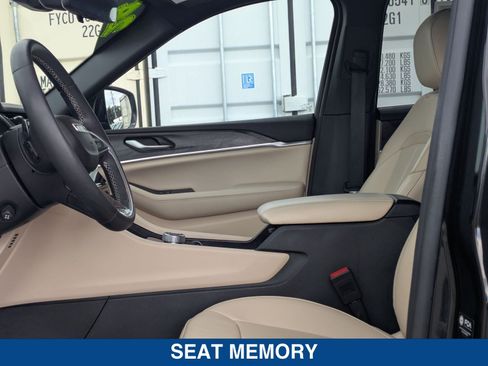 Used 2024 Jeep Grand Cherokee Limited w/ Luxury Tech Group II RWD image 22