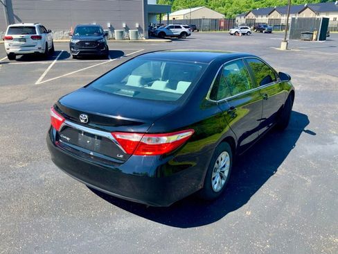 Used 2017 Toyota Camry LE FWD image 13