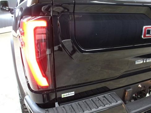 Used 2025 GMC Sierra 2500 AT4X AWD/4WD image 54