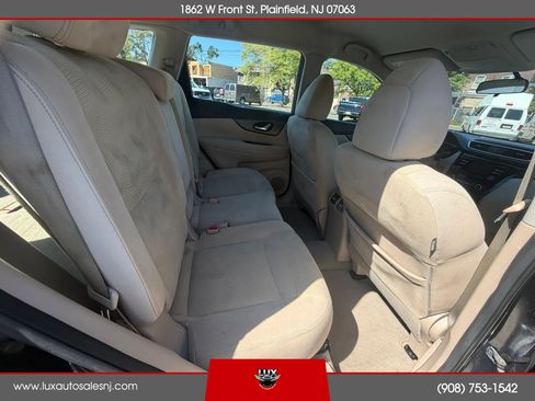 Used 2014 Nissan Rogue S AWD/4WD image 38