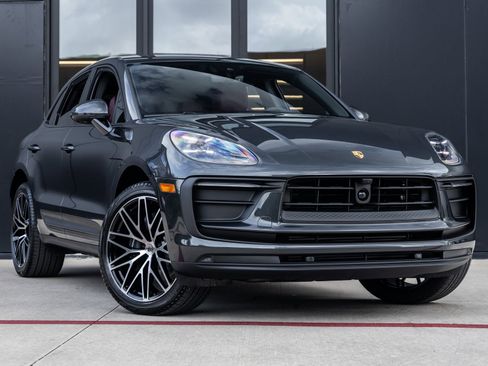 New 2026 Porsche Macan image 6