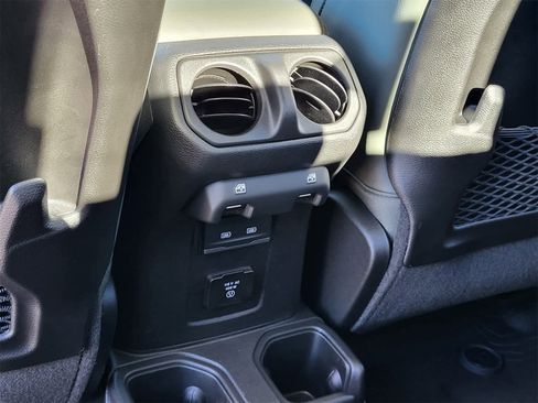 New 2025 Jeep Gladiator Mojave image 19