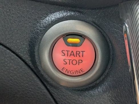 Used 2015 Nissan Sentra SR w/ Navigation Package FWD image 27