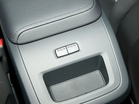 New 2025 Volvo XC60 B5 Plus w/ Protection Package Premier image 20